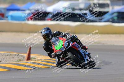 media/Oct-09-2022-SoCal Trackdays (Sun) [[95640aeeb6]]/Turn 2 (1110am)/